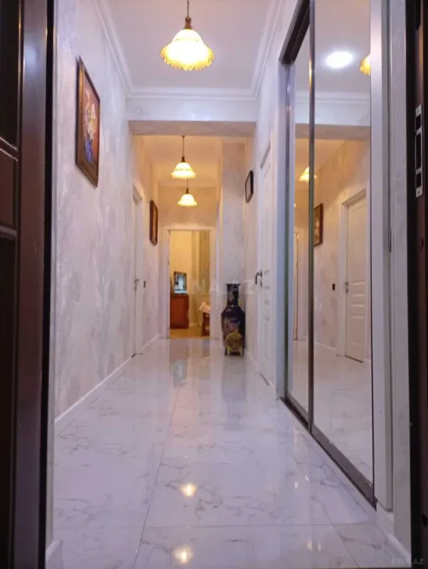 Satılır 2 otaqlı mənzil 65 m²
