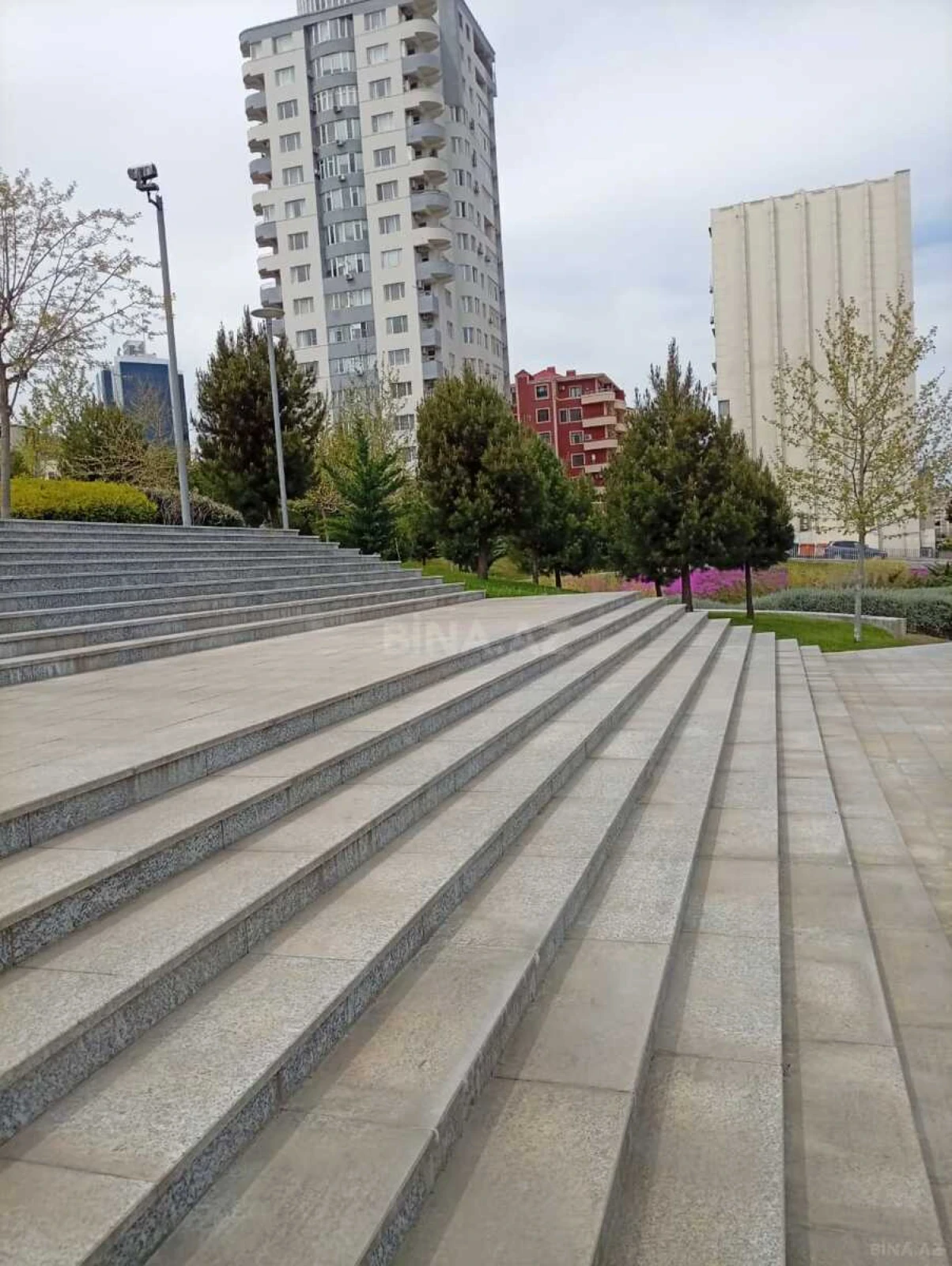 Satılır 2 otaqlı mənzil 65 m²