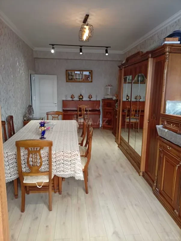Satılır 2 otaqlı mənzil 65 m²