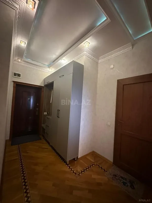 Satılır 2 otaqlı mənzil 82 m²