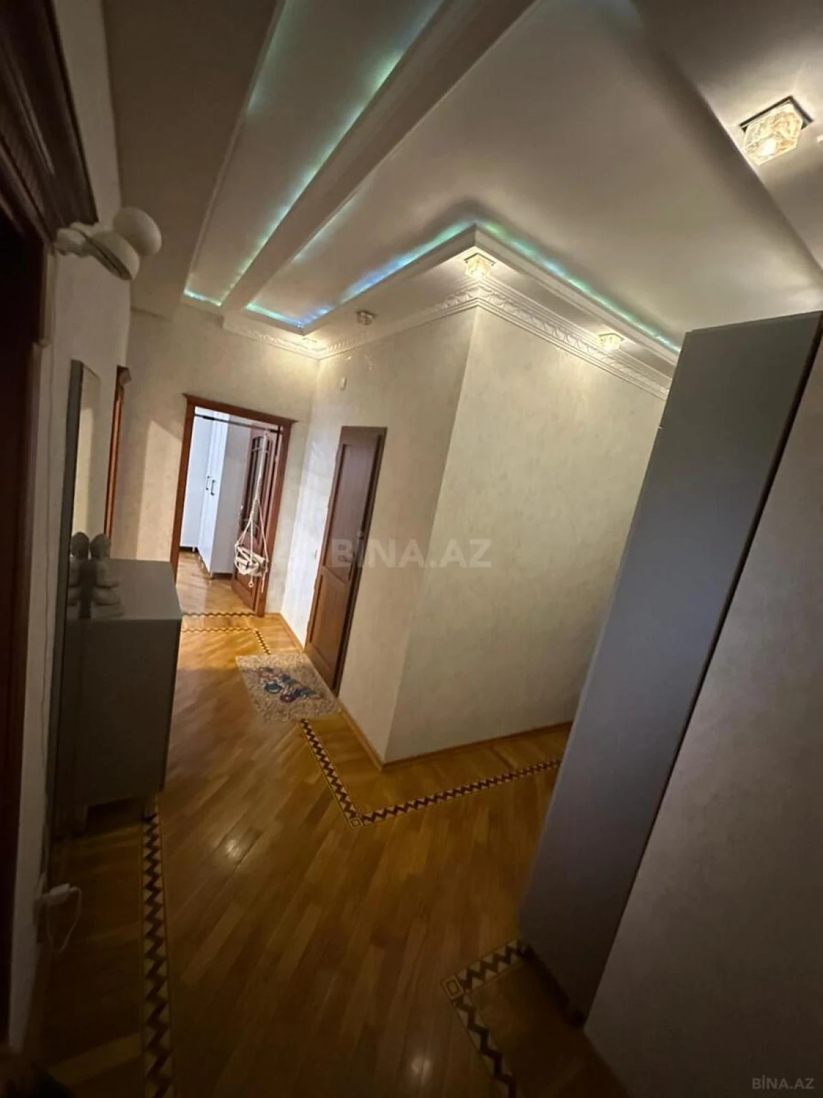 Satılır 2 otaqlı mənzil 82 m²