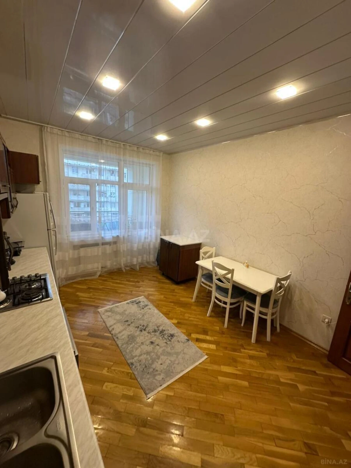 Satılır 2 otaqlı mənzil 82 m²
