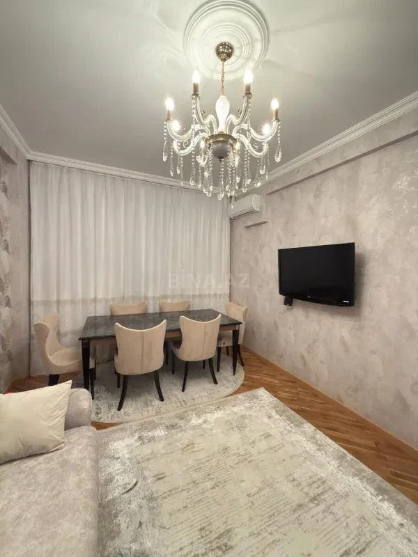 Kirayə verilir 2 otaqlı mənzil 70 m²