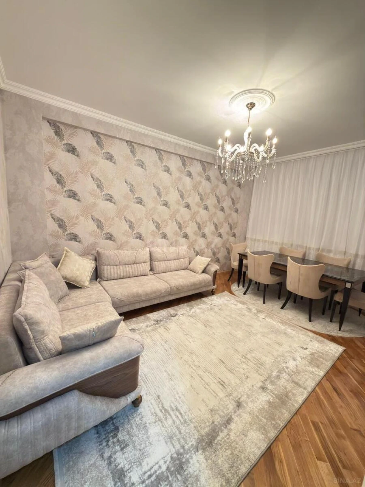 Kirayə verilir 2 otaqlı mənzil 70 m²