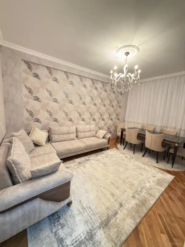 Kirayə verilir 2 otaqlı mənzil 70 m²