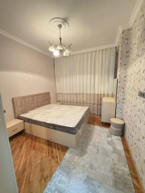 Kirayə verilir 2 otaqlı mənzil 70 m²