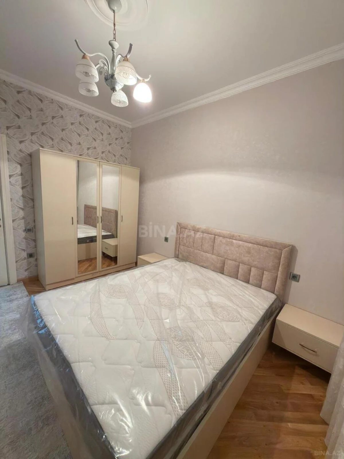 Kirayə verilir 2 otaqlı mənzil 70 m²