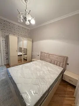 Kirayə verilir 2 otaqlı mənzil 70 m²