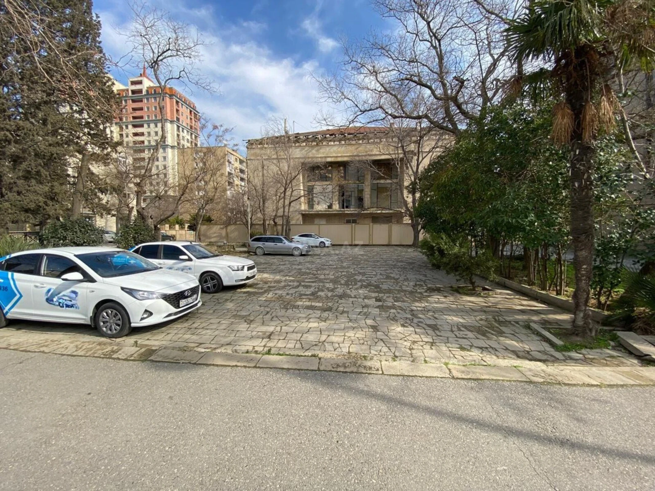 Kirayə verilir 20 otaqlı ofis 1250 m²
