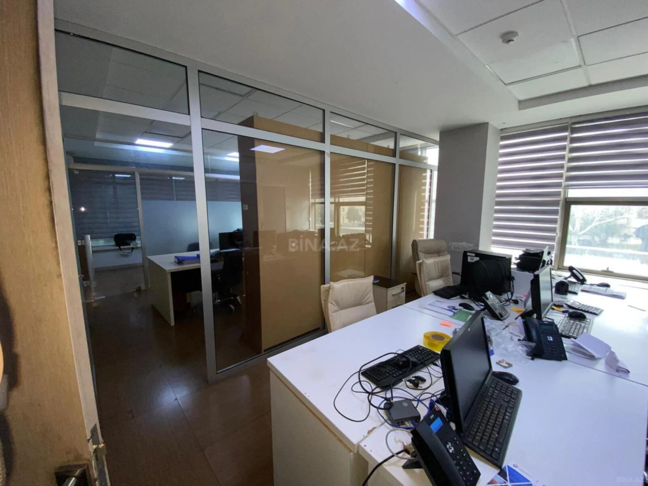 Kirayə verilir 20 otaqlı ofis 1250 m²