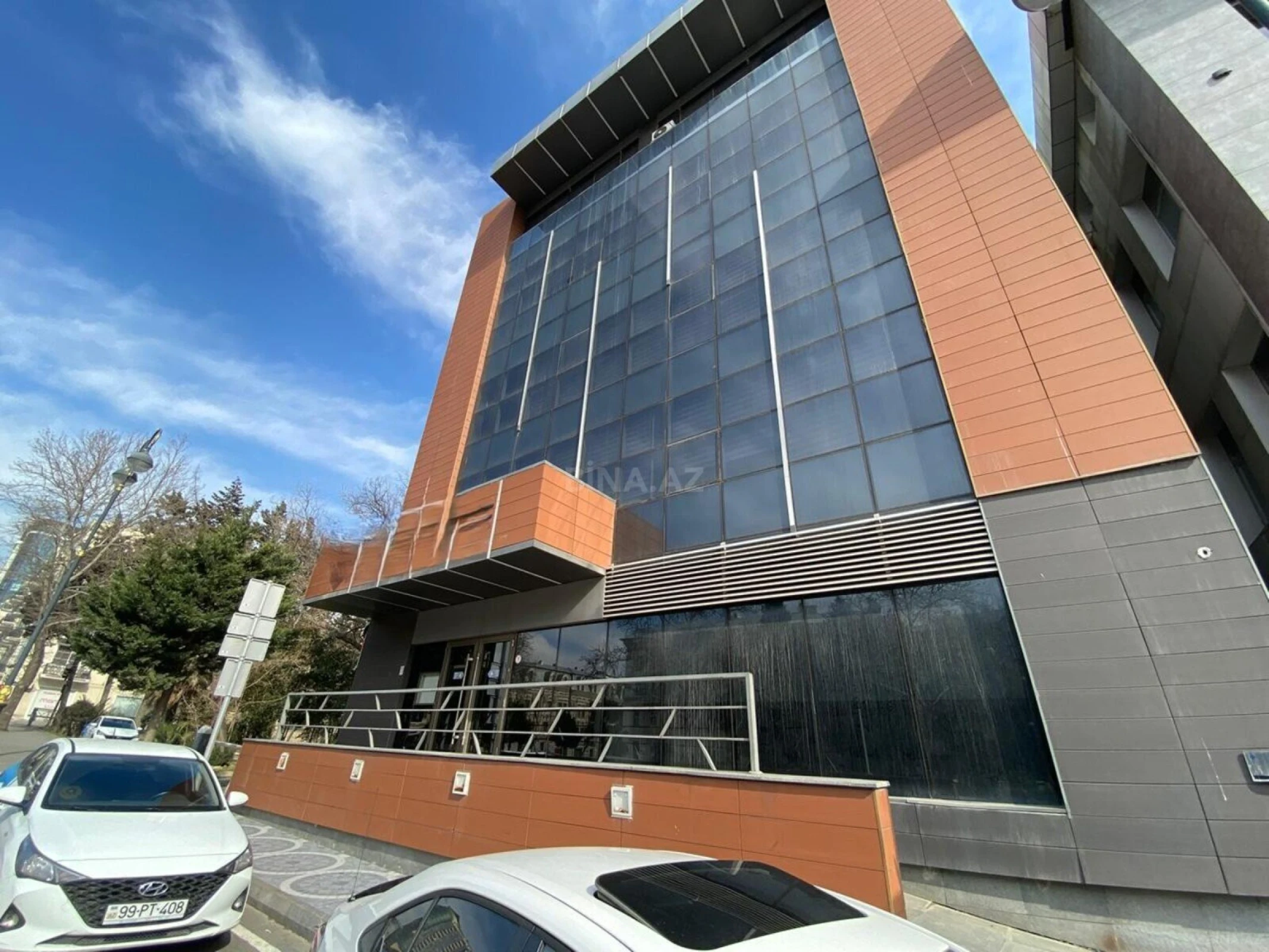 Kirayə verilir 20 otaqlı ofis 1250 m²