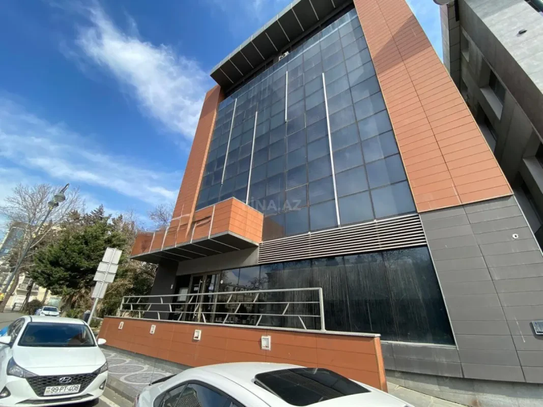 Kirayə verilir 20 otaqlı ofis 1250 m²