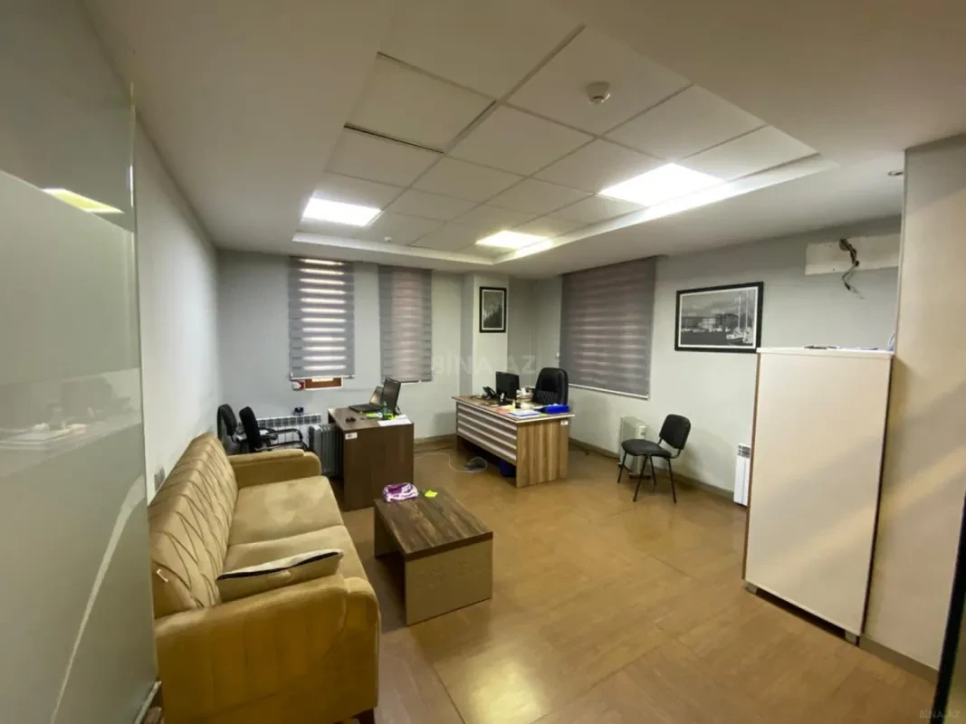 Kirayə verilir 20 otaqlı ofis 1250 m²