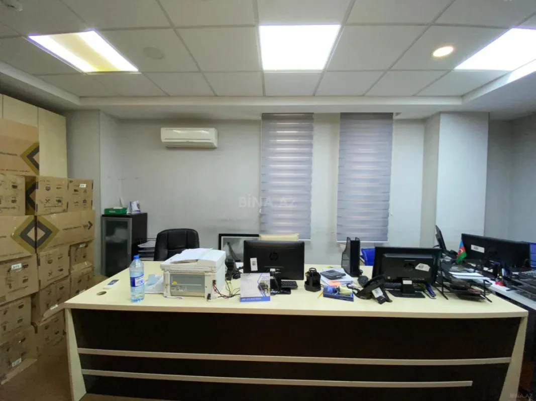 Kirayə verilir 20 otaqlı ofis 1250 m²