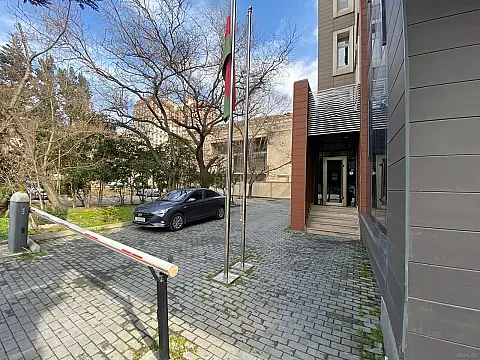 Kirayə verilir 20 otaqlı ofis 1250 m²
