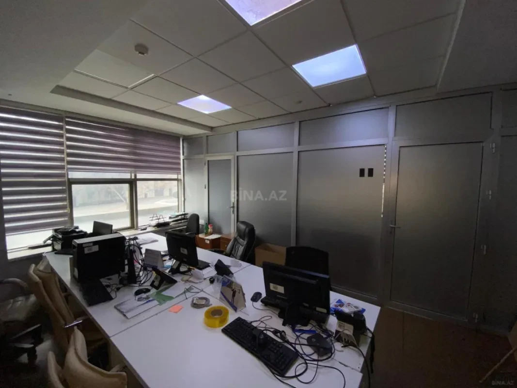 Kirayə verilir 20 otaqlı ofis 1250 m²