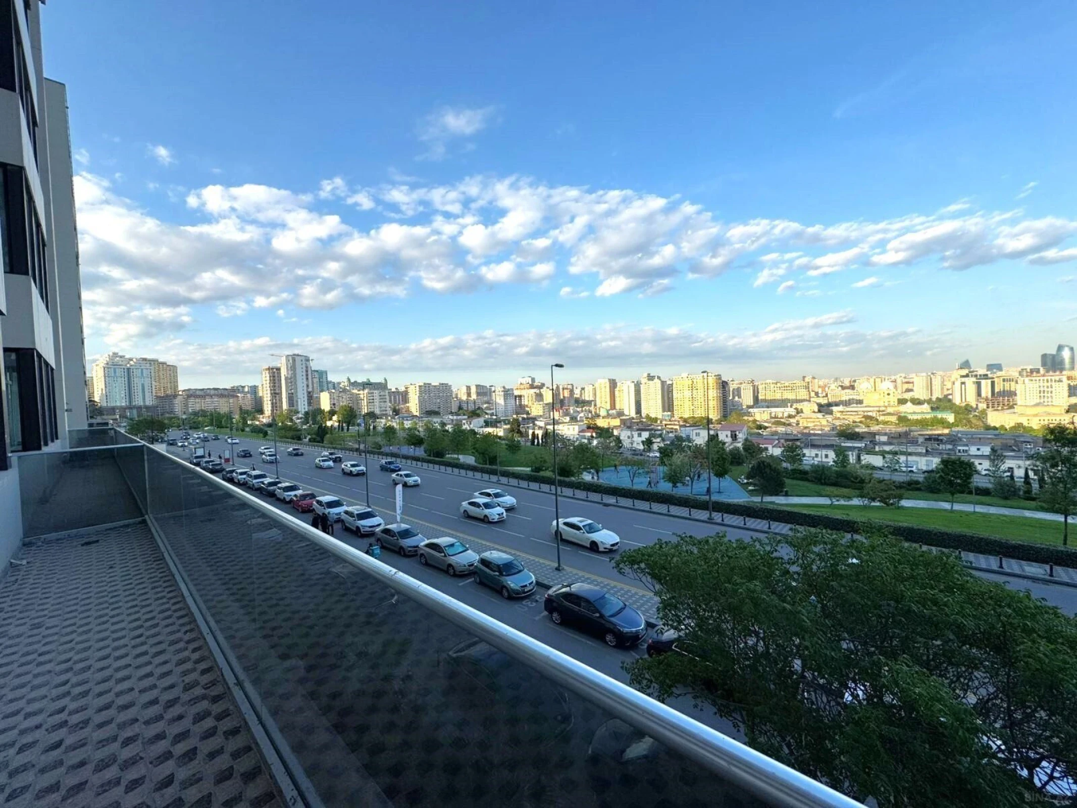 Kirayə verilir 3 otaqlı mənzil 130 m²