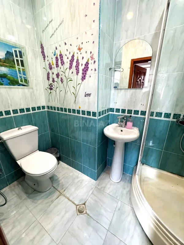 Kirayə verilir 3 otaqlı mənzil 130 m²