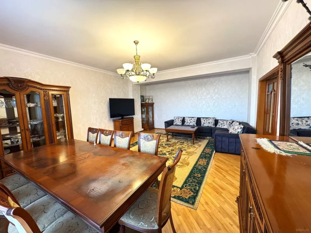 Kirayə verilir 3 otaqlı mənzil 130 m²