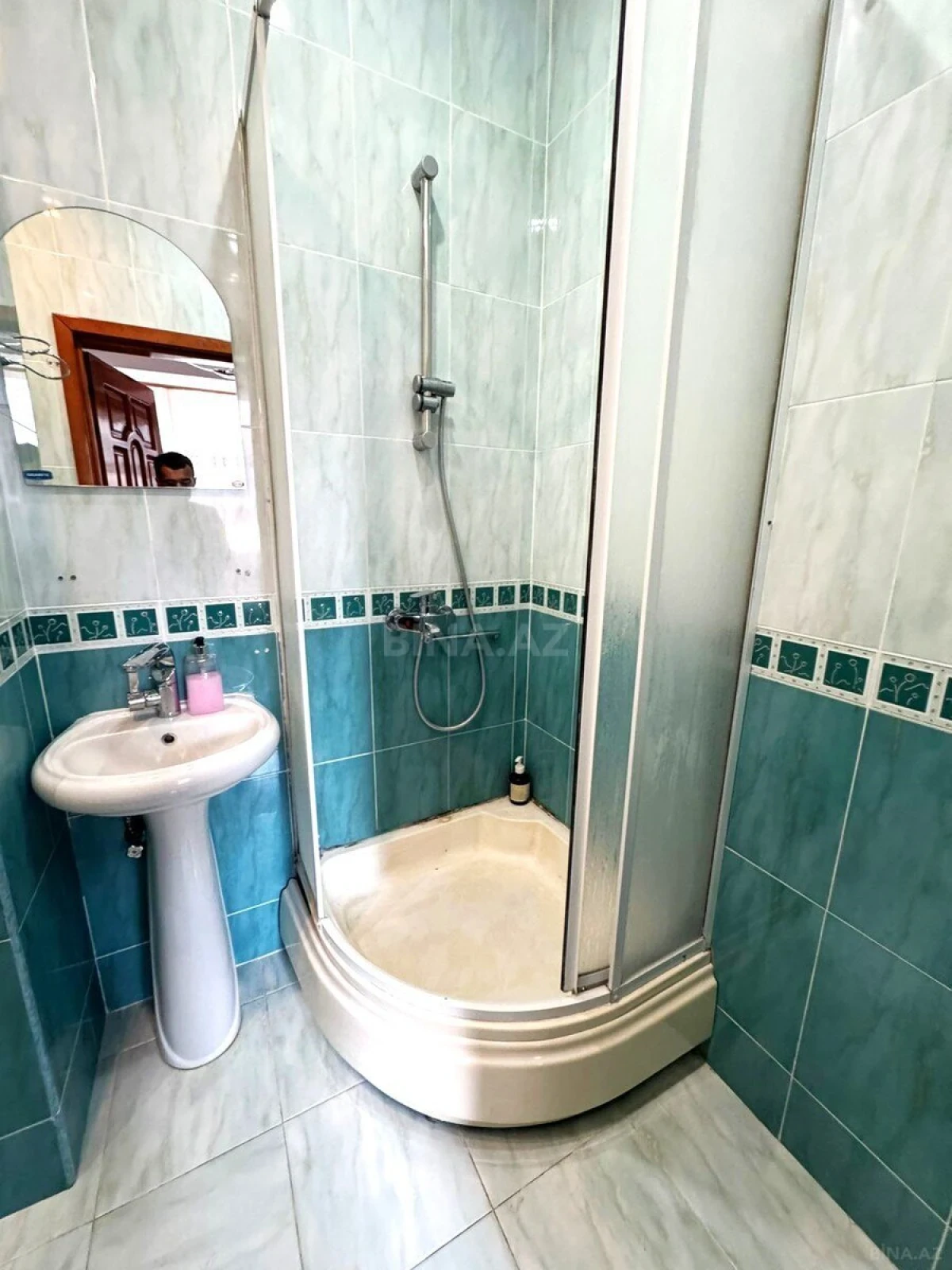 Kirayə verilir 3 otaqlı mənzil 130 m²