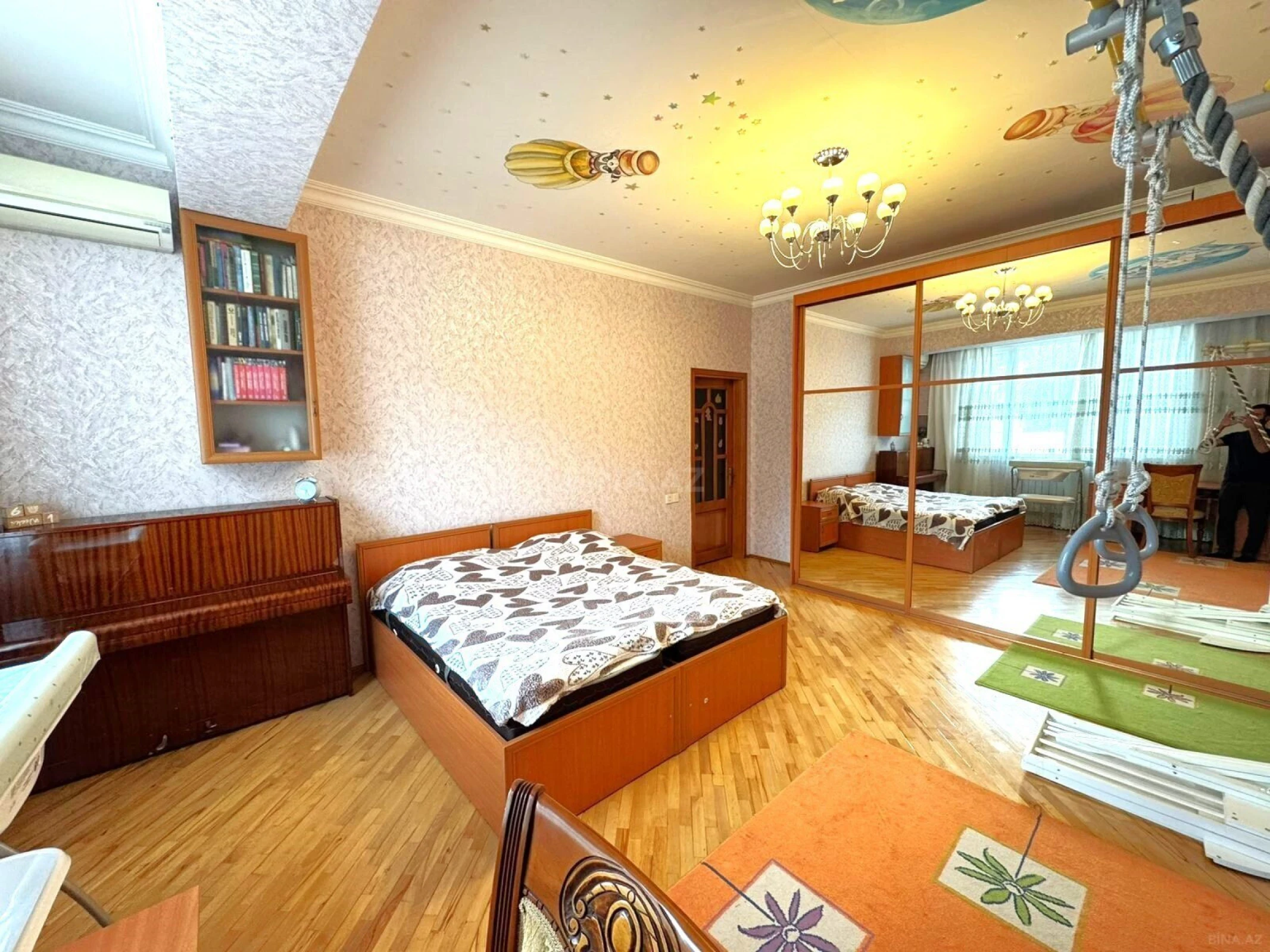 Kirayə verilir 3 otaqlı mənzil 130 m²