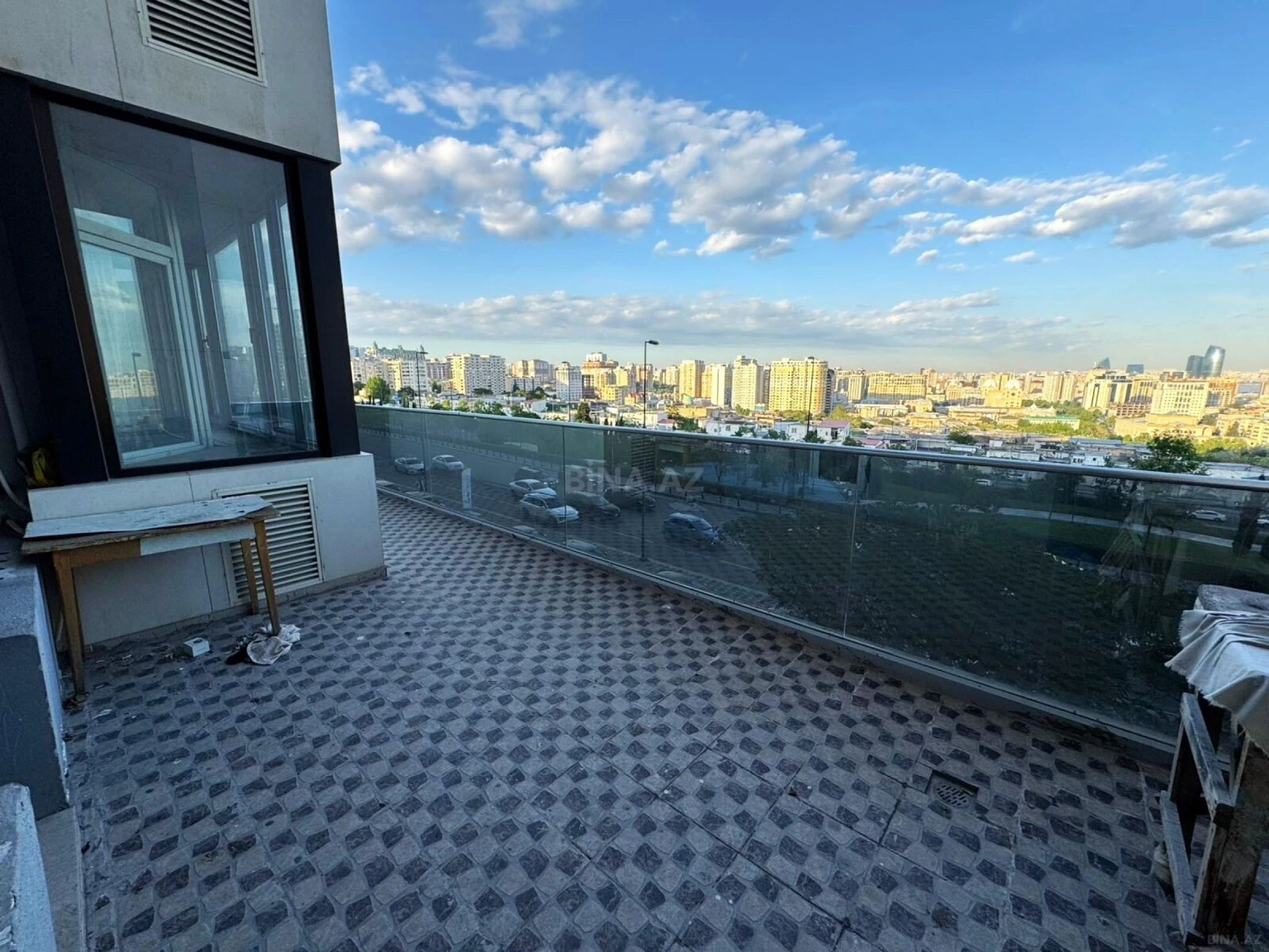 Kirayə verilir 3 otaqlı mənzil 130 m²