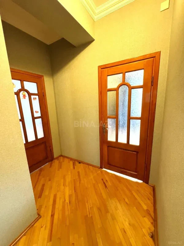 Kirayə verilir 3 otaqlı mənzil 130 m²