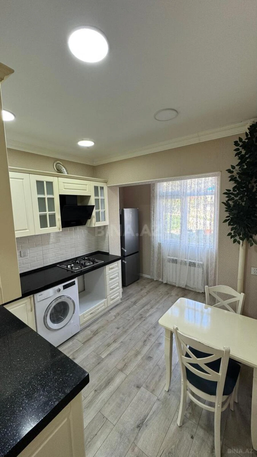 Kirayə verilir 2 otaqlı mənzil 60 m²