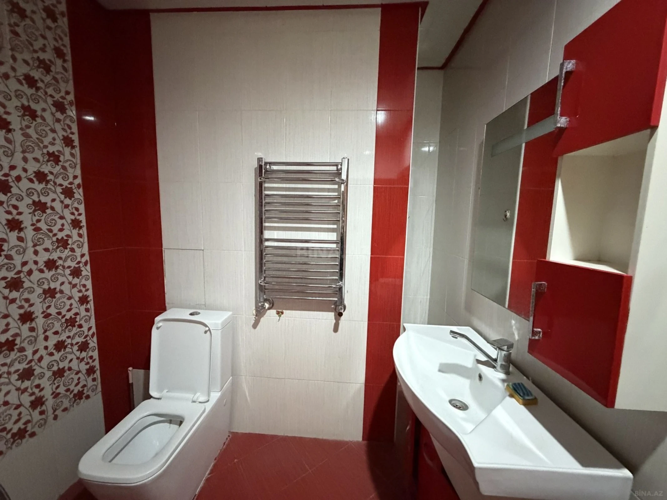 Kirayə verilir 2 otaqlı mənzil 90 m²