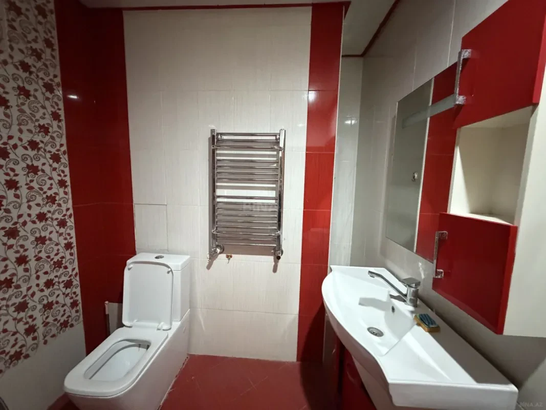 Kirayə verilir 2 otaqlı mənzil 90 m²
