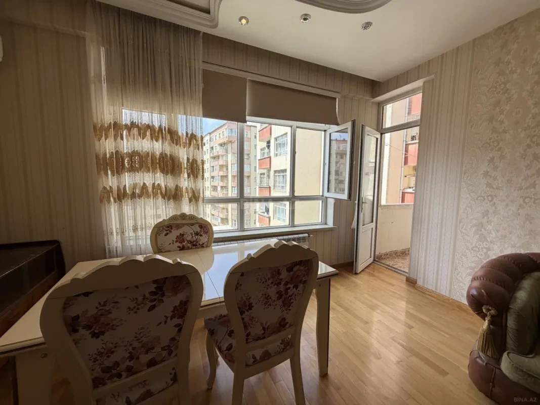 Kirayə verilir 2 otaqlı mənzil 90 m²