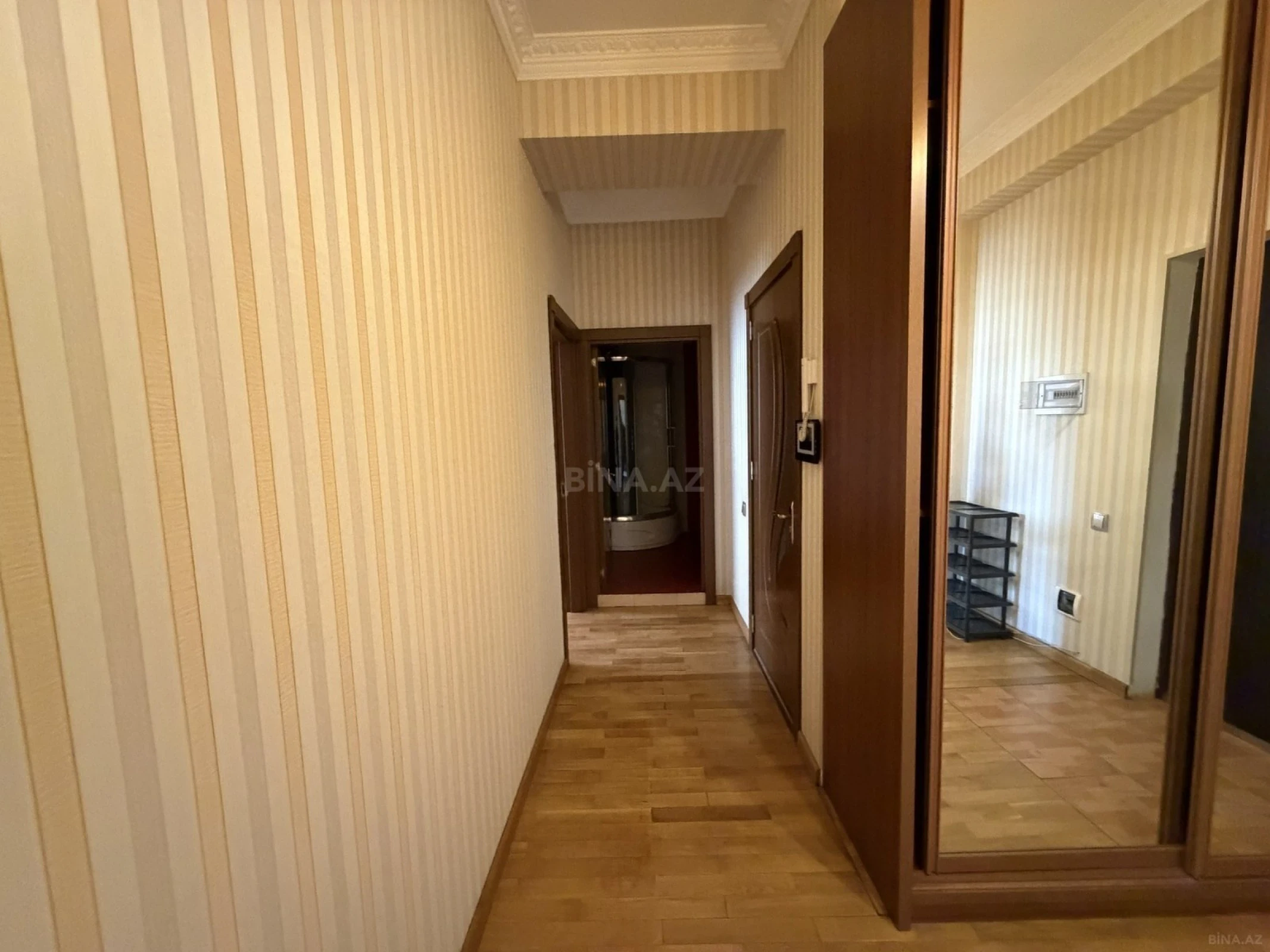 Kirayə verilir 2 otaqlı mənzil 90 m²