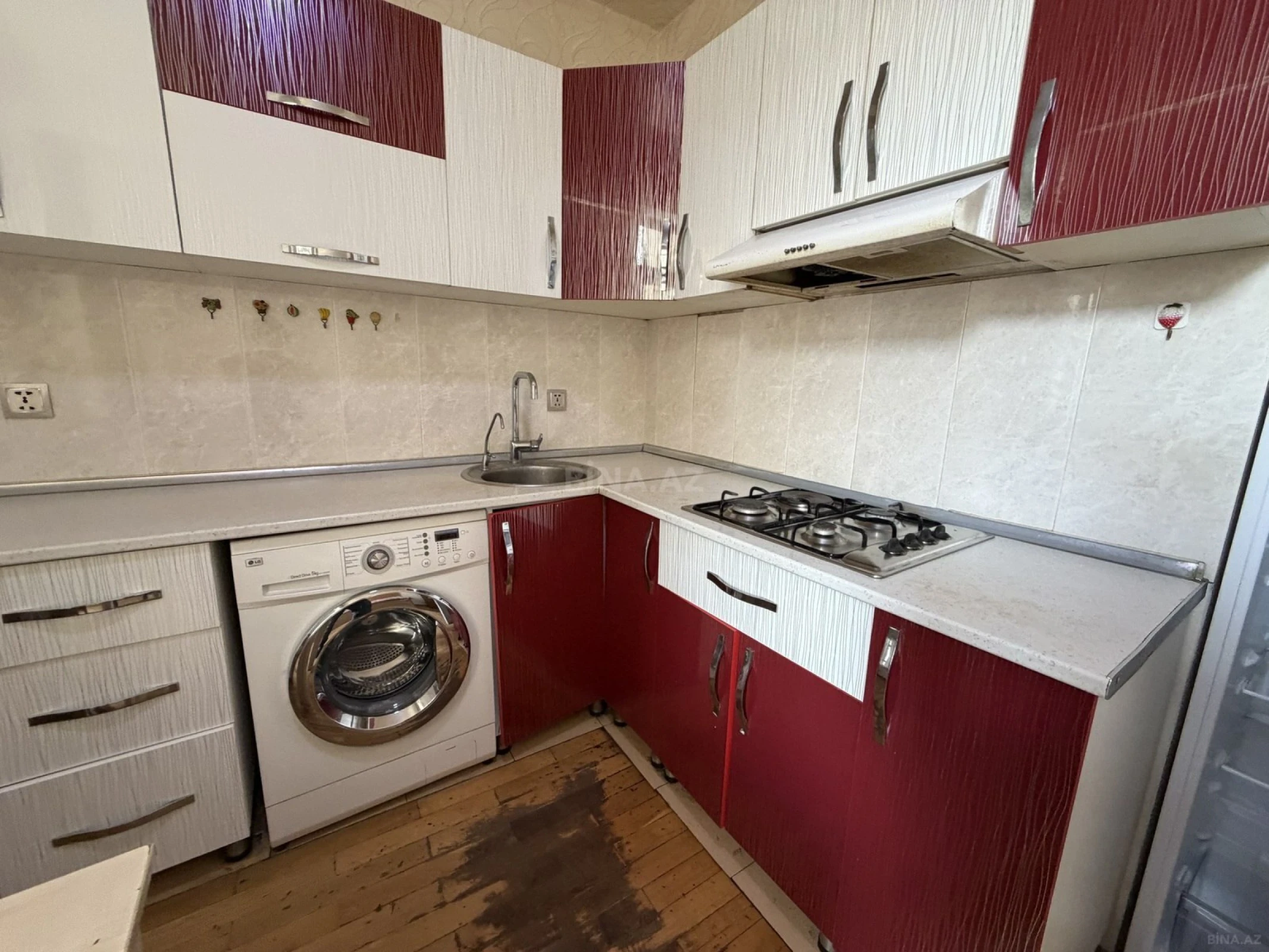 Kirayə verilir 2 otaqlı mənzil 90 m²