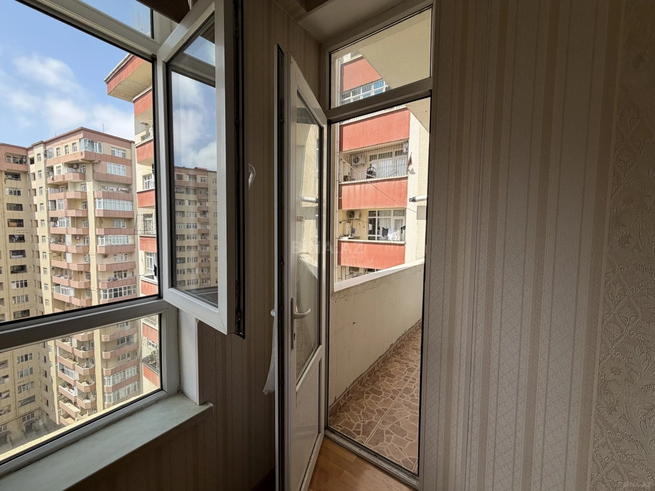 Kirayə verilir 2 otaqlı mənzil 90 m²