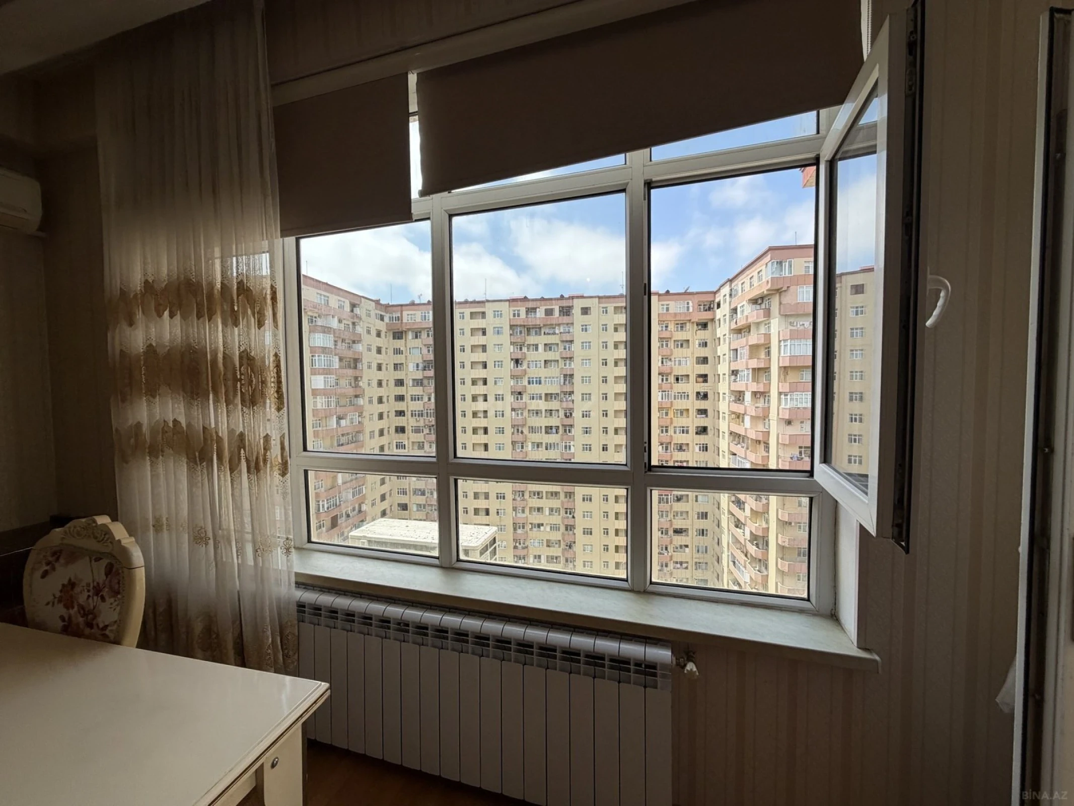 Kirayə verilir 2 otaqlı mənzil 90 m²