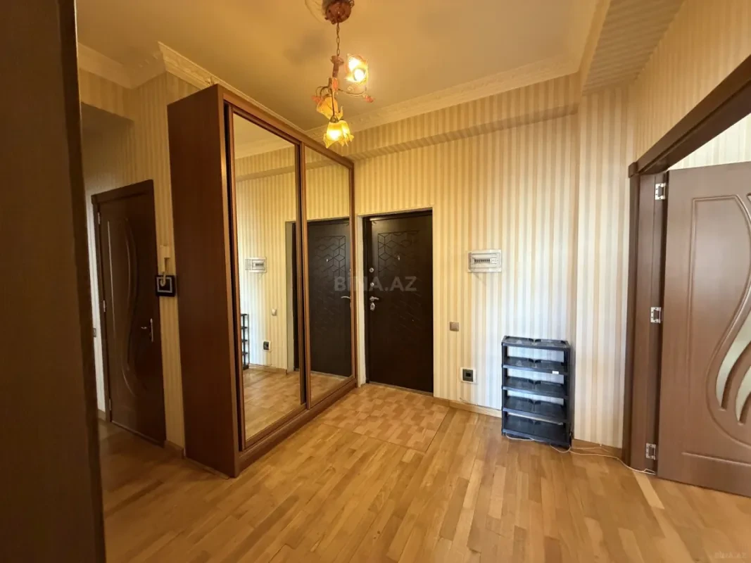 Kirayə verilir 2 otaqlı mənzil 90 m²