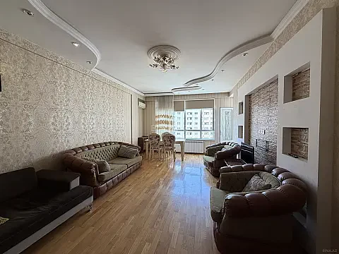 Kirayə verilir 2 otaqlı mənzil 90 m²
