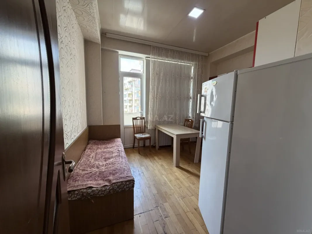 Kirayə verilir 2 otaqlı mənzil 90 m²