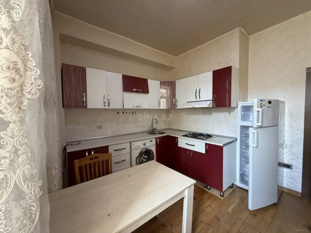 Kirayə verilir 2 otaqlı mənzil 90 m²