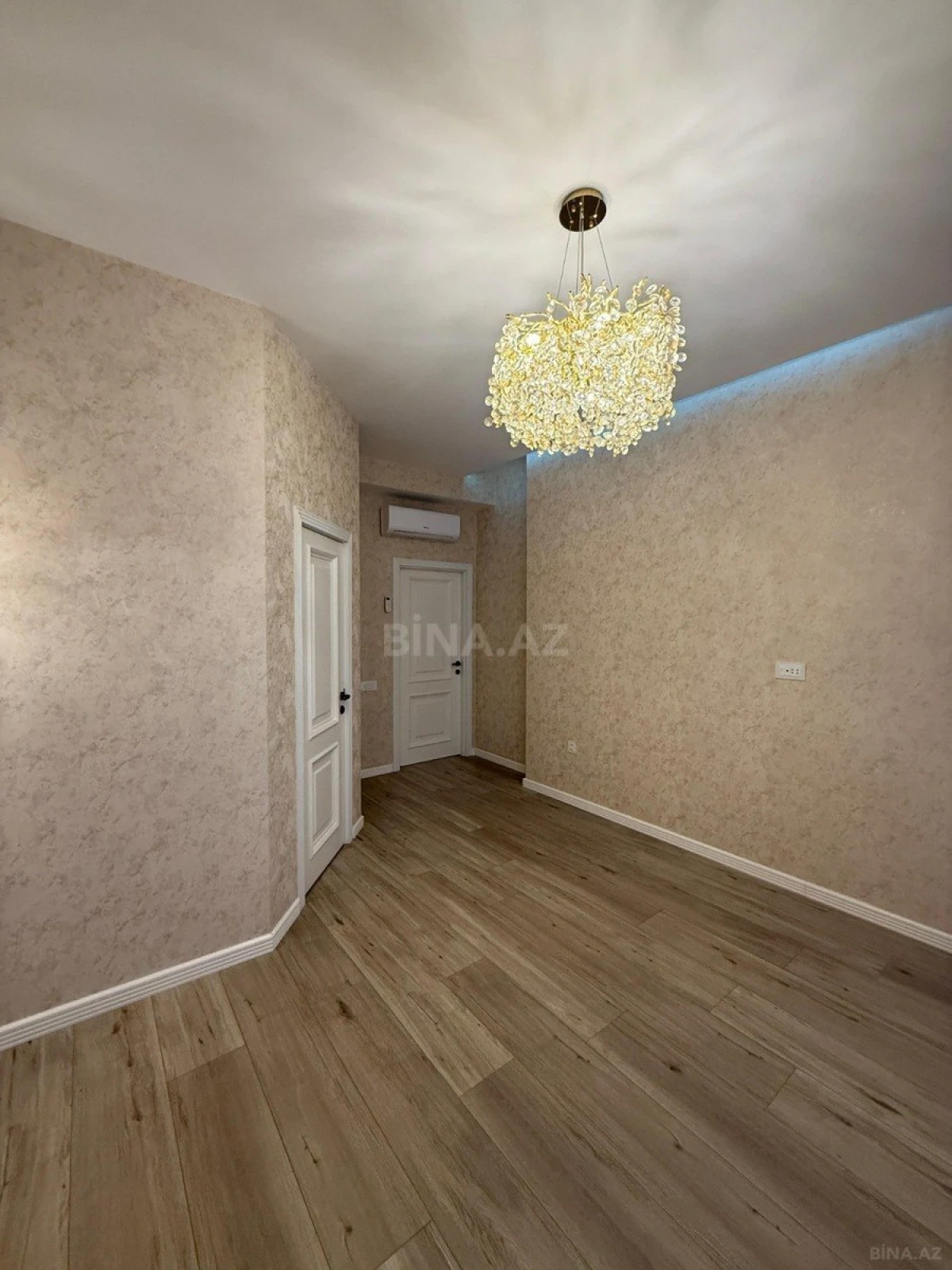 Kirayə verilir 5 otaqlı ofis 210 m²