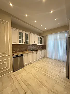 Kirayə verilir 5 otaqlı ofis 210 m²