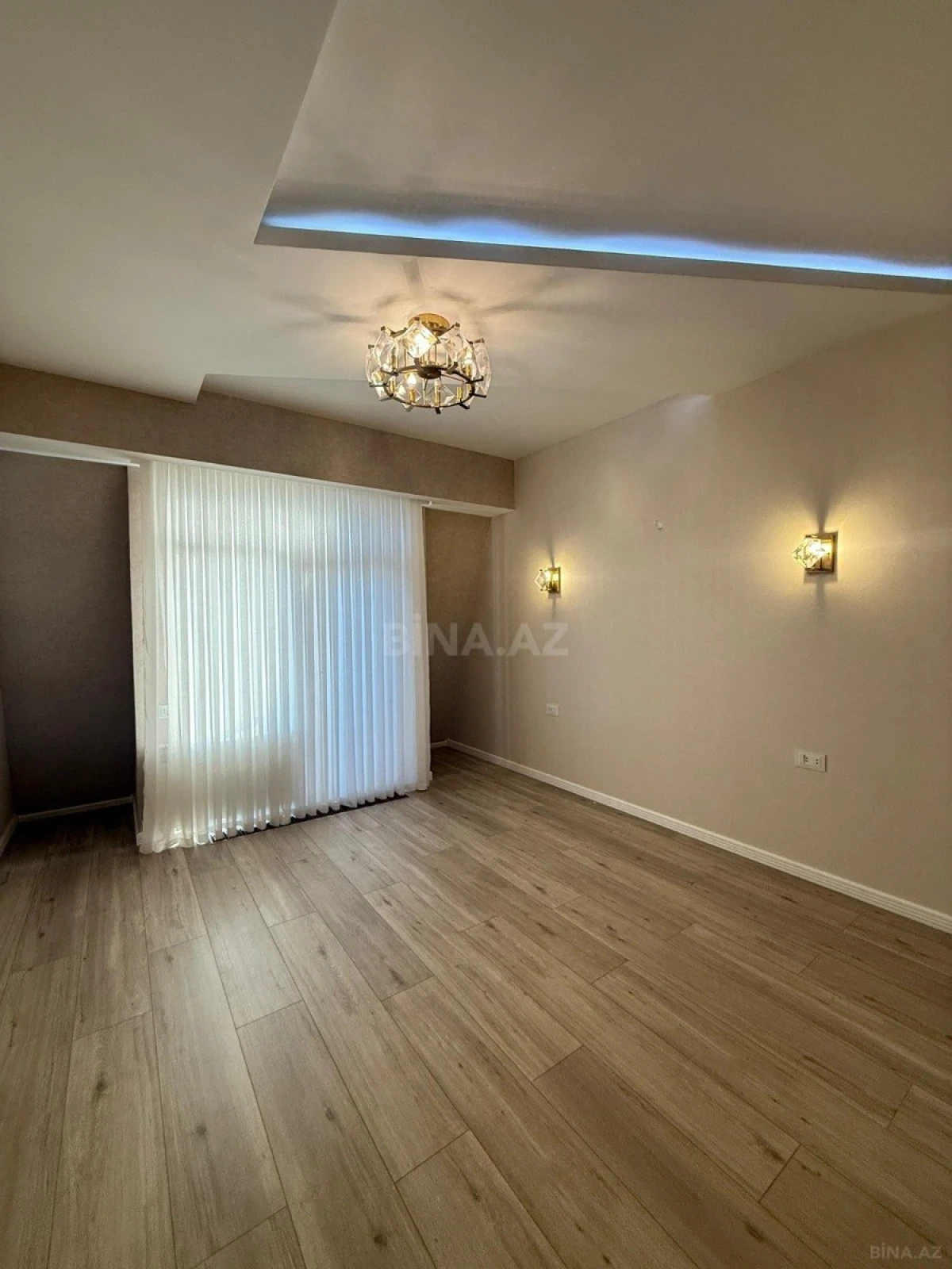 Kirayə verilir 5 otaqlı ofis 210 m²