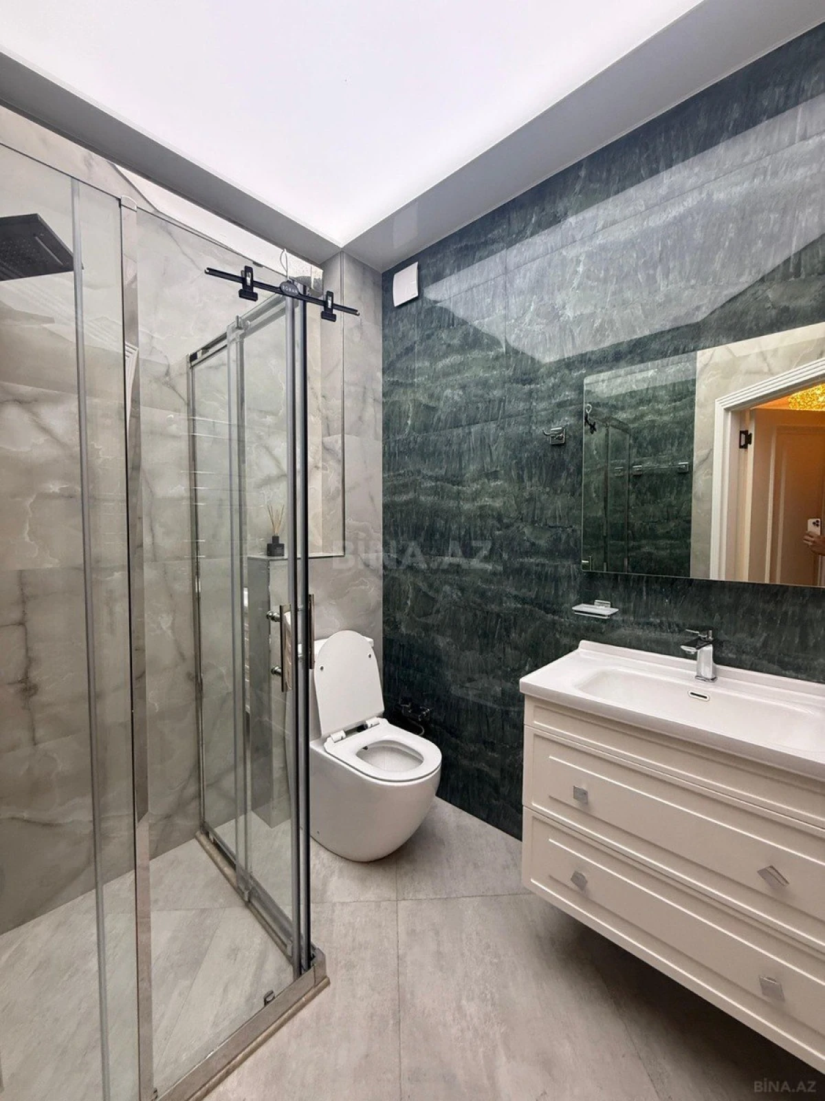 Kirayə verilir 5 otaqlı ofis 210 m²