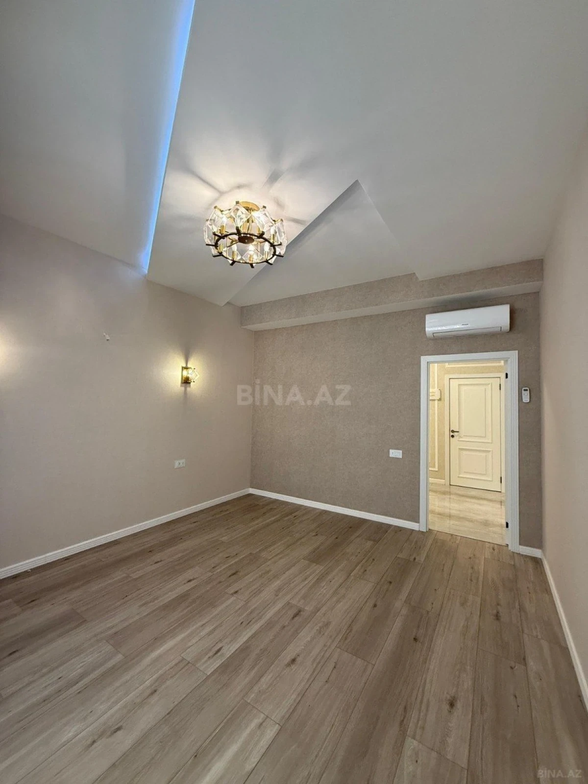 Kirayə verilir 5 otaqlı ofis 210 m²