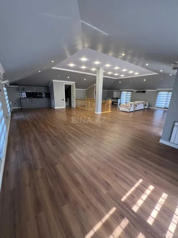 Satılır 7 otaqlı həyət evi 500 m²