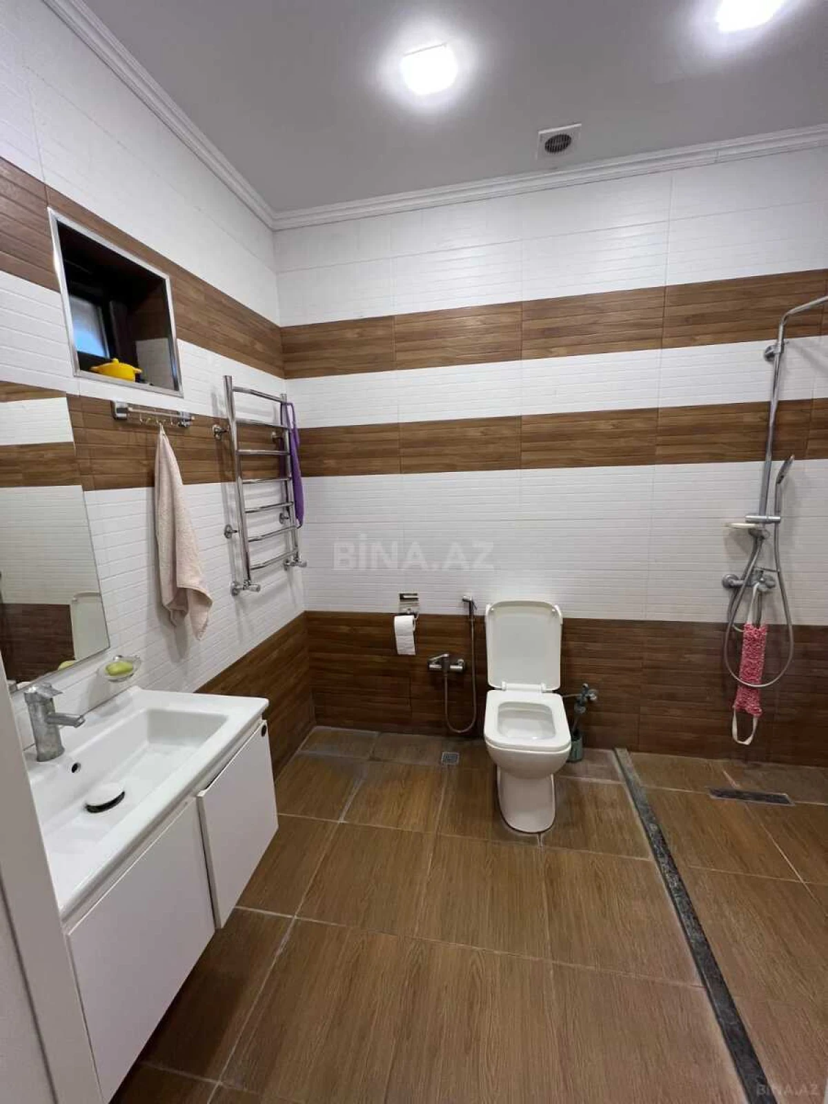 Satılır 7 otaqlı həyət evi 500 m²