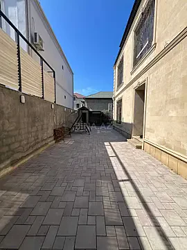 Satılır 7 otaqlı həyət evi 500 m²