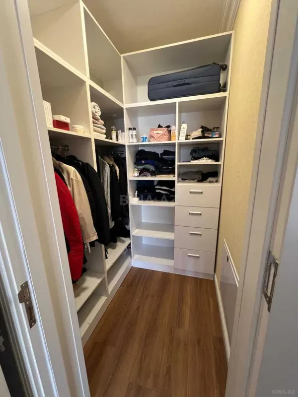 Satılır 7 otaqlı həyət evi 500 m²