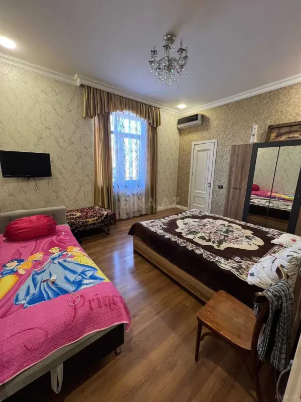 Satılır 7 otaqlı həyət evi 500 m²