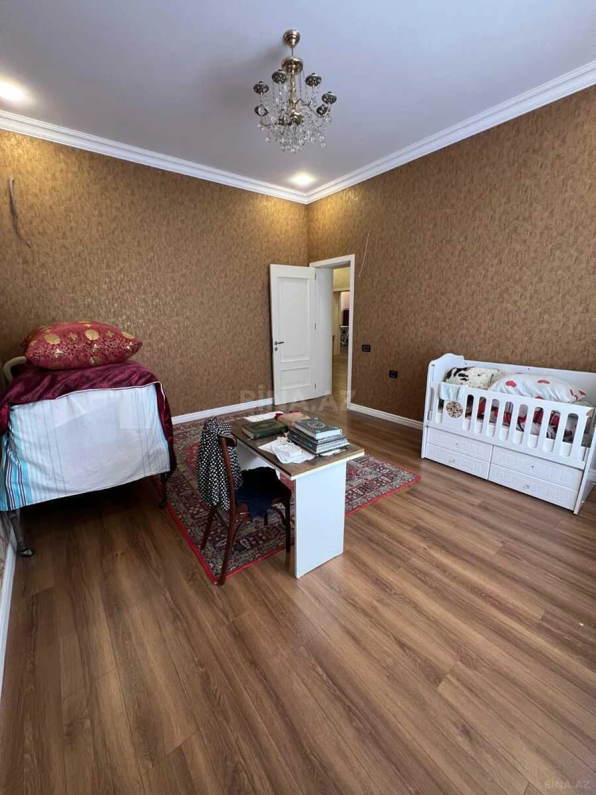 Satılır 7 otaqlı həyət evi 500 m²